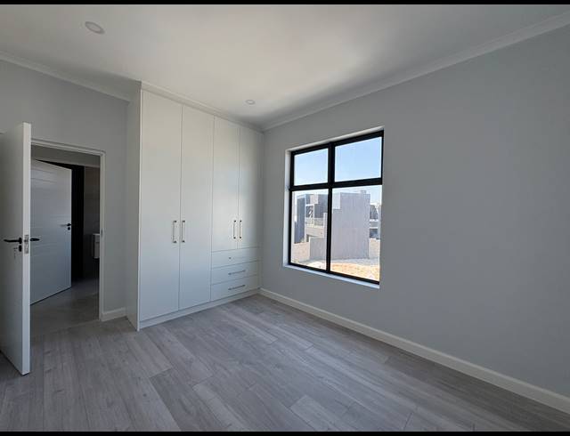 4 BEDROOM HOUSE FOR SALE IN SANDOWN